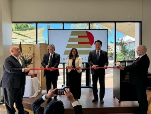 Cool Japan Center Director Dr. Anthony Al-Jamie, Akademeia 21st Century Chancellor Dr. Hiroshi Tasaka, Irvine Mayor Farrah Khan and Yamanashi Governor Kotaro Nagasaki take part in ribbon cutting ceremony
